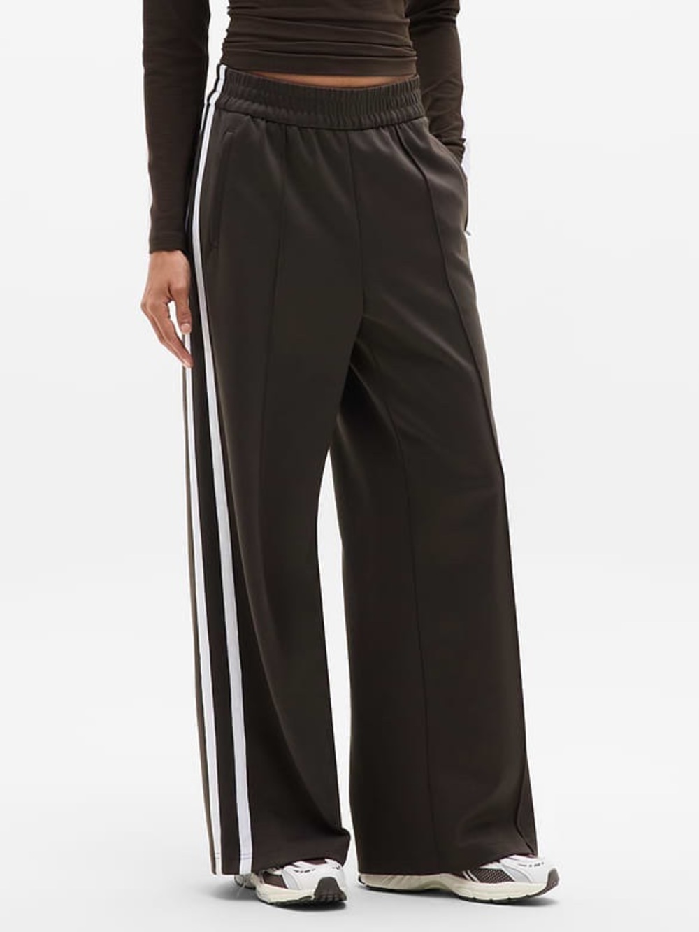NWT Athleta Tempo Mid Rise Wide Leg Track Pant Black with White Stripe LP Petite
